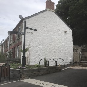 Gabel end and chimney rebuild. Gabel end and chimney rebuild.