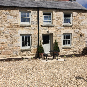 Returning a Cornish cottage to its origin. Returning a Cornish cottage to its origin.